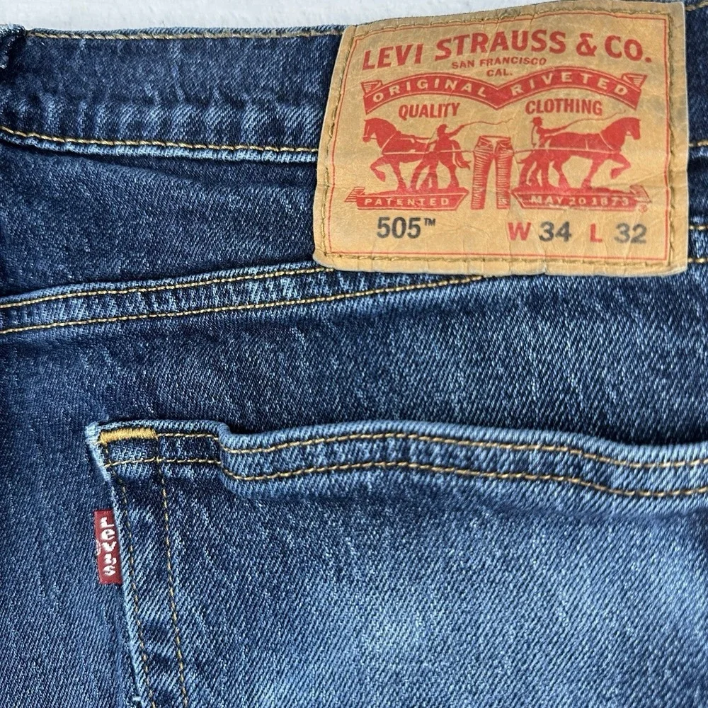 Levi's Mens 34x32 Blue Dark Wash Denim 505 Regular Fit Straight Leg Jeans